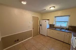 8201 Fairglen Ln, Columbia, SC 29223 - Photo 4