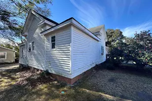 114 E College St, Bishopville, SC 29010 - Photo 2