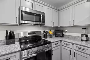 401 Middlebury Ln, Hopkins, SC 29061 - Photo 10