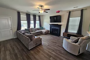 819 Queenshire Ln, Elgin, SC 29045 - Photo 2