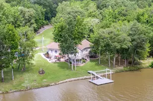 887 Living Waters Dr, Great Falls, SC 29055 - Photo 2