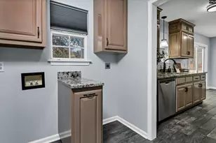 129 Montclaire Cir, West Columbia, SC 29170 - Photo 6