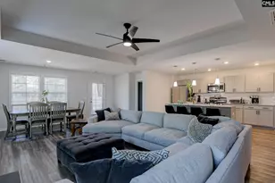1000 Crescent Corner Dr, Elgin, SC 29045 - Photo 8