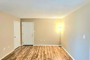 1100 Skyland Dr R-5, Columbia, SC 29210 - Photo 2