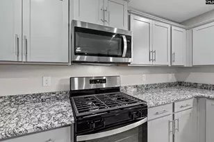 532 Edgetree Dr, Hopkins, SC 29061 - Photo 8