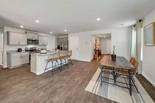 611 Edgetree Dr, Hopkins, SC 29061 - Photo 8