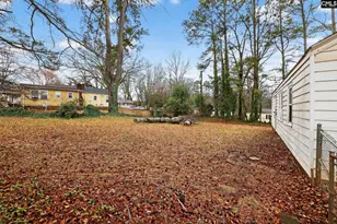 325 Merideth Cir, Spartanburg, SC 29306 - Photo 10