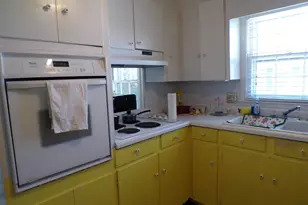 120 Bradley Ave, Bishopville, SC 29010 - Photo 10