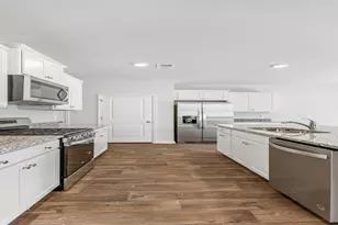 613 Edgetree Dr, Hopkins, SC 29061 - Photo 10