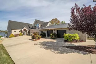 416 W Point Dr, Gilbert, SC 29054 - Photo 6