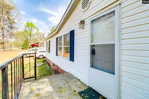 597 Forest Hills Dr, Winnsboro, SC 29180 - Photo 2
