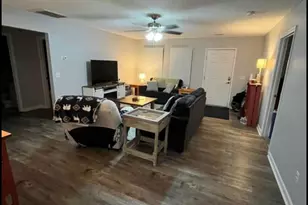 610 Crystal Springs Dr, Lexington, SC 29073 - Photo 2