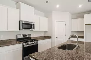 844 Huxley Ln, Elgin, SC 29045 - Photo 8