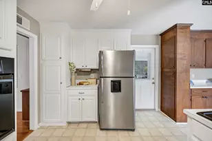 7604 Charles Ferry Dr, Columbia, SC 29209 - Photo 16