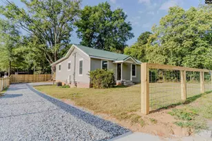 2107 Charles St, Newberry, SC 29108 - Photo 2