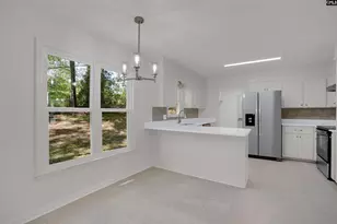 1025 Greenridge Ln, Columbia, SC 29210 - Photo 6