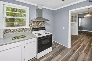 1717 Lacy St, West Columbia, SC 29189 - Photo 2