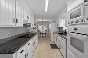 205 Tamwood Cir, Cayce, SC 29033 - Photo 6