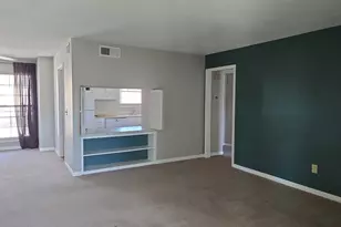 3600 Chateau Dr C-204, Columbia, SC 29204 - Photo 4