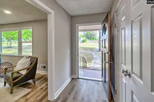 600 Shady Ln, Cayce, SC 29033 - Photo 4