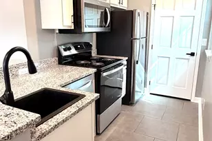 1324 Lyon St, Columbia, SC 29204 - Photo 8