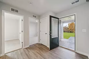 210 Kingfield Dr, Hopkins, SC 29061 - Photo 2