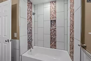 7819 Charles Towne Dr, Columbia, SC 29209 - Photo 18
