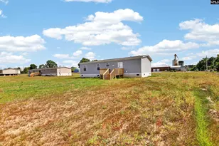 1068 Preference Rd, Saint Matthews, SC 29135 - Photo 4