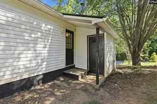 127 Celestial St, Spartanburg, SC 29306 - Photo 4
