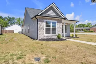 202 Breazeale St, Belton, SC 29627 - Photo 2