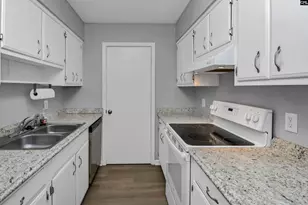 331 W Main St, Lexington, SC 29072 - Photo 10