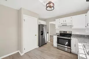 605 N Donar Dr, Columbia, SC 29229 - Photo 10