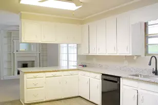 826 Jefferson St, West Columbia, SC 29169 - Photo 12