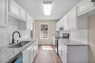33 Heritage Village Ln, Columbia, SC 29212 - Photo 2