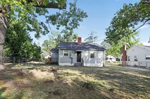 762 N Liberty Ln, Spartanburg, SC 29303 - Photo 2