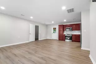 430 Riverside Ln, Cayce, SC 29033 - Photo 2