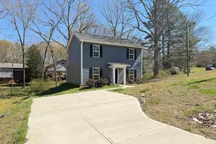 1523 Oakwood Ave, Lancaster, SC 29720 - Photo 2