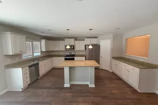 1749 Smalls Dr, Sumter, SC 29154 - Photo 4