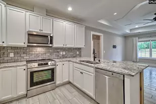 1023 Woodland Dr, West Columbia, SC 29169 - Photo 10