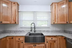 608 Academy St, Batesburg, SC 29006 - Photo 6