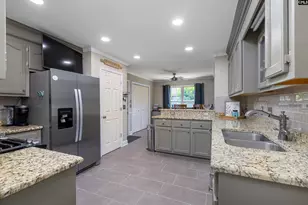 3035 Foxcroft Cir, Sumter, SC 29154 - Photo 10