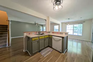 19 Fountain Lake Dr, Columbia, SC 29209 - Photo 22