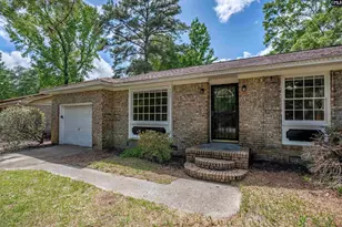 402 Ravenscroft Rd, West Columbia, SC 29172 - Photo 2