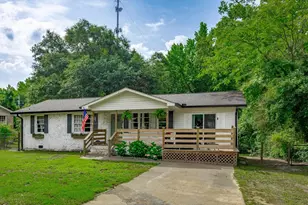 908 Mitchell Dr, Camden, SC 29020 - Photo 2