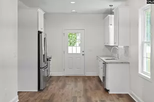 125 S E Ave, Leesville, SC 29070 - Photo 2