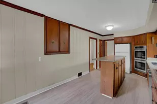 220 Nance St, Whitmire, SC 29178 - Photo 16