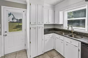 133 Wildflower Ln, West Columbia, SC 29170 - Photo 16