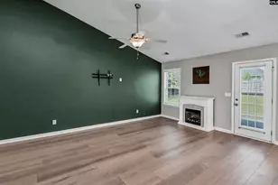180 Rossmore Dr, Cayce, SC 29033 - Photo 4