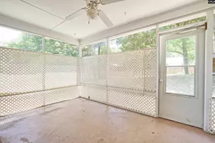 947 Laurie Ln, Columbia, SC 29205 - Photo 28