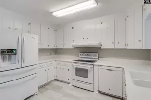 1802 Fairhaven Dr, Columbia, SC 29210 - Photo 10